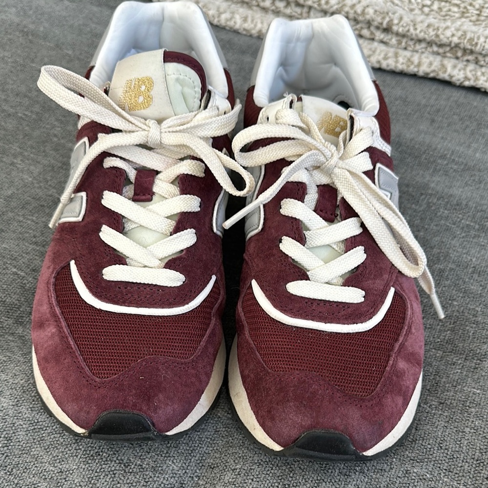Like new New Balance sneakers